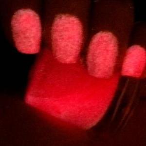 Glow-in-the-dark Fluorescent Pink Nail Polish -..