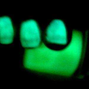 Glow-in-the-dark Nail Polish - Green - Saturn -..